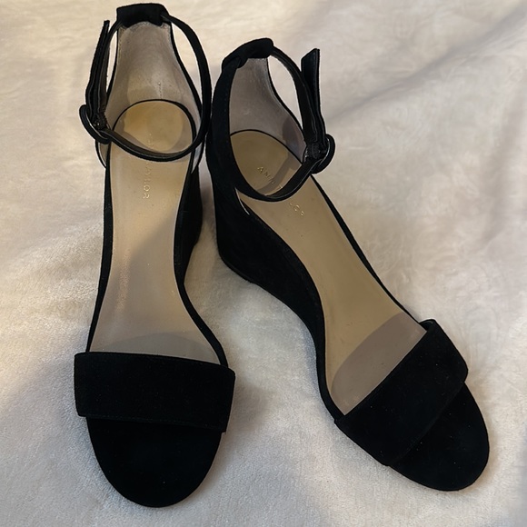 Ann Taylor black suede wedges size 6 - Picture 2 of 11